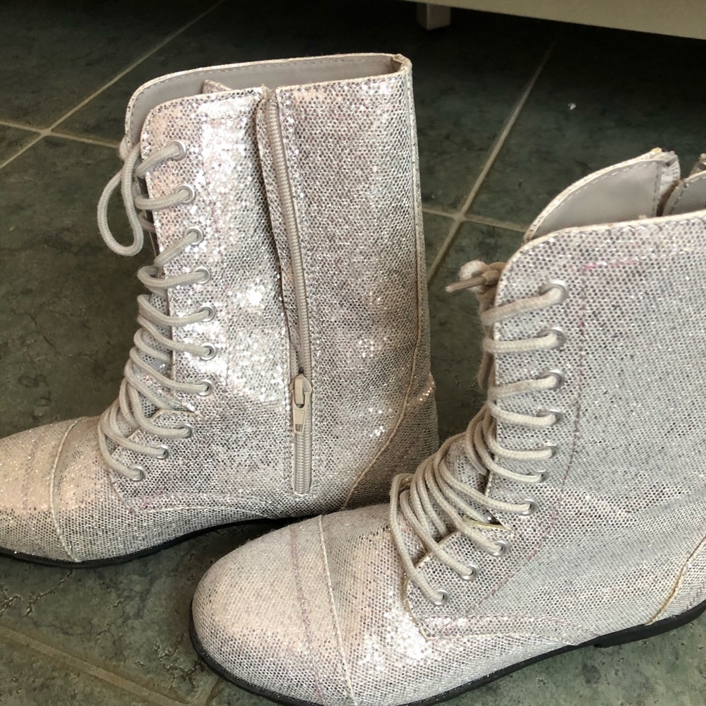 boots - Picture 6 of 8
